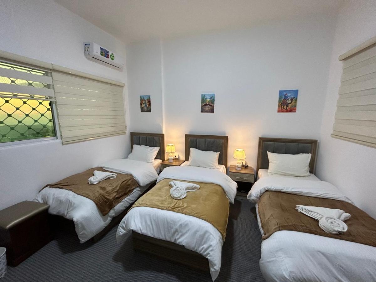 Petra Pass Hostel ワディ・ムーサ エクステリア 写真