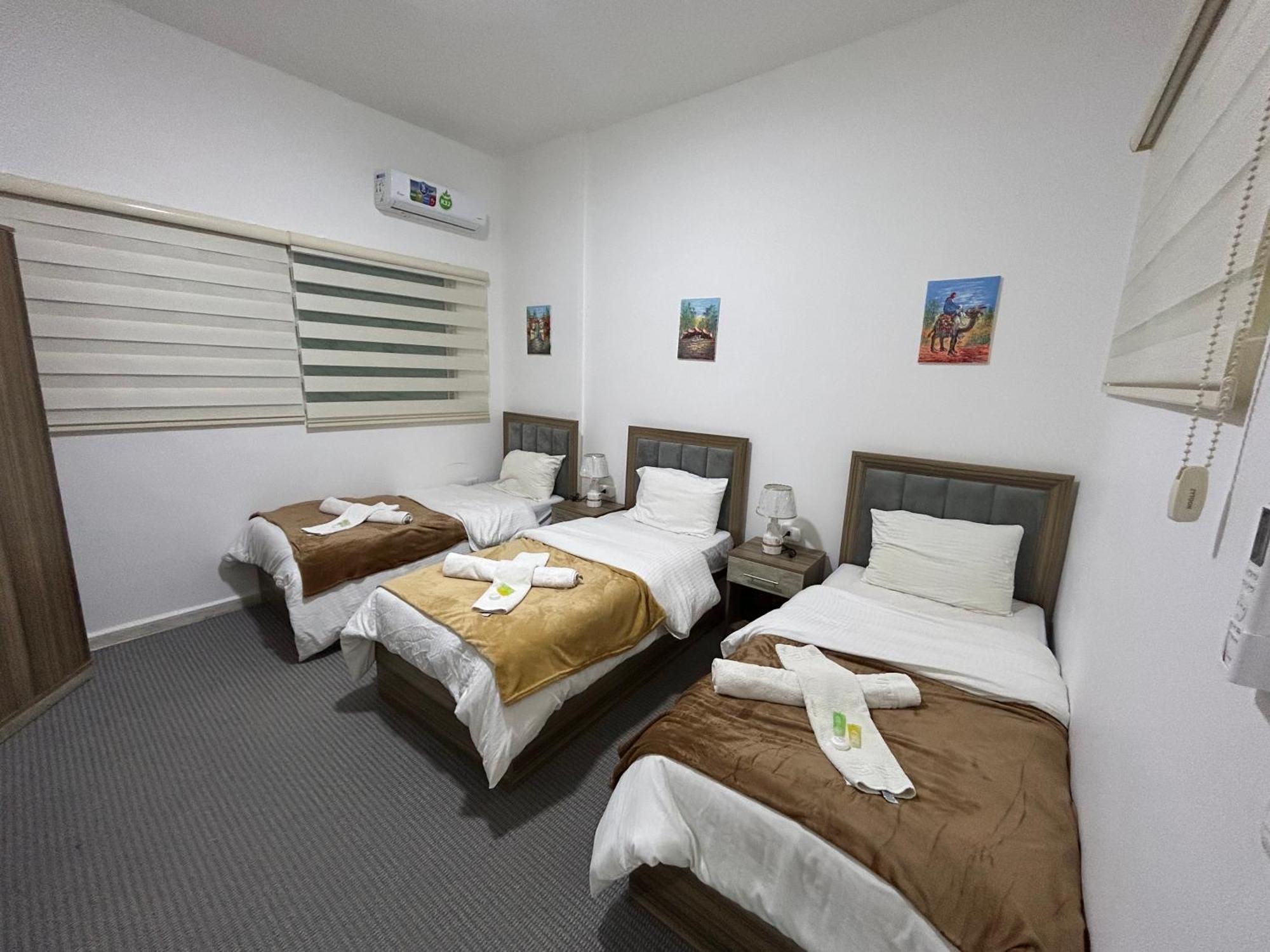 Petra Pass Hostel ワディ・ムーサ エクステリア 写真